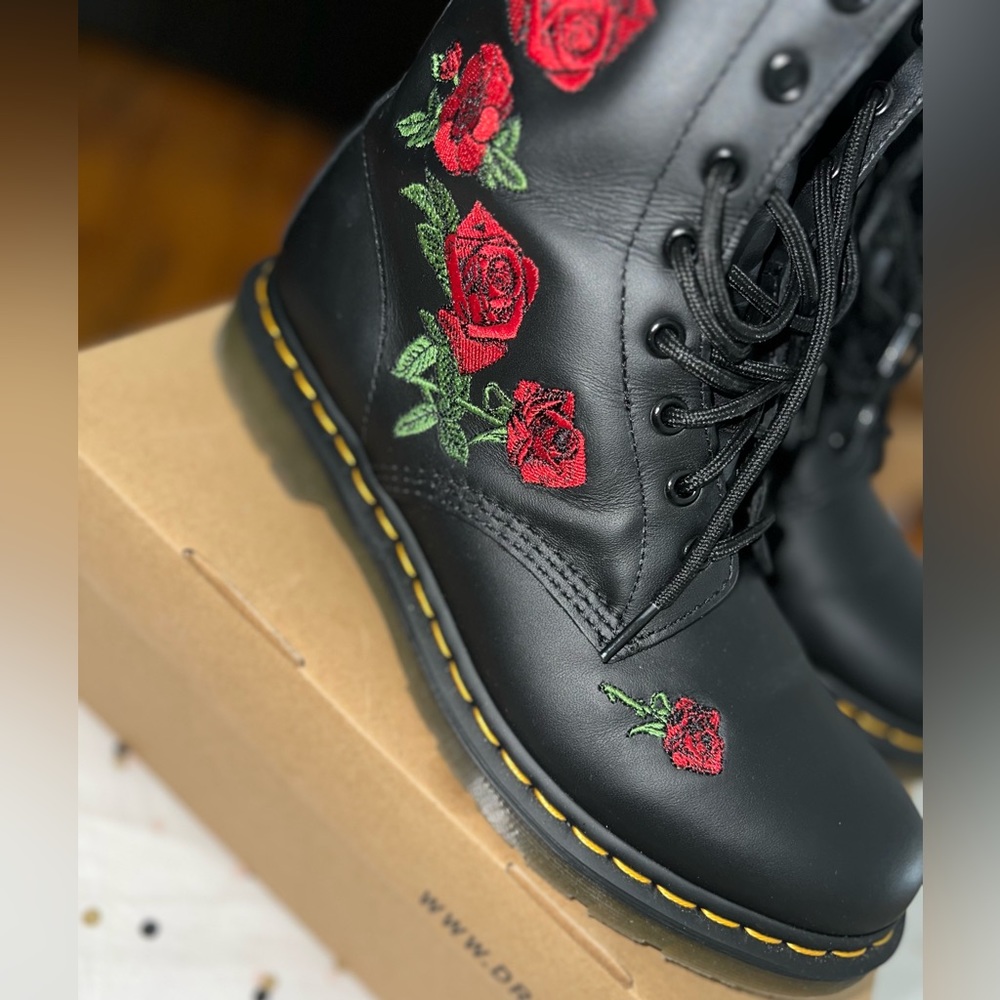 Dr Martens 1460 Vonda Floral Leather Lace Up Boots with matching crossbody bag